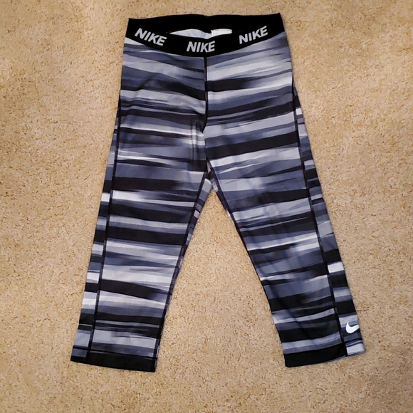 Women's Nike Dri-Fit Leggings - Picture 2 of 5
